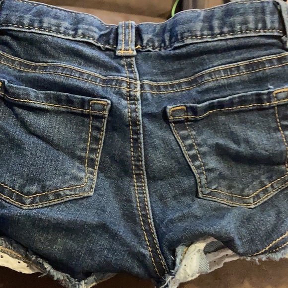 EUC - TWO pairs 5T denim shorts - Picture 5 of 5